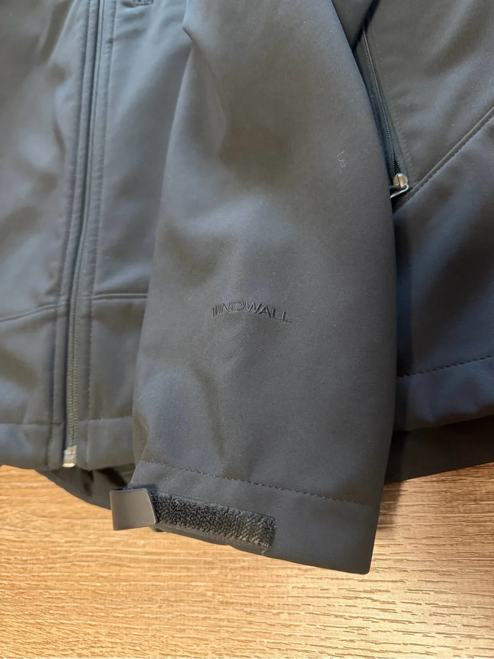 The North Face Men’s Large Black WindWall Softshell Jacket Fleece Lined Full Zip